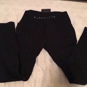 Alphalete revival leggings in black size Medium